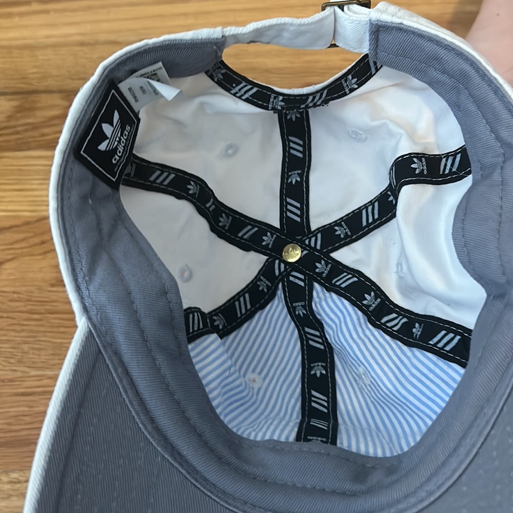 Adidas hat - Picture 2 of 3